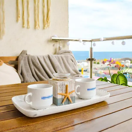 Sea View *